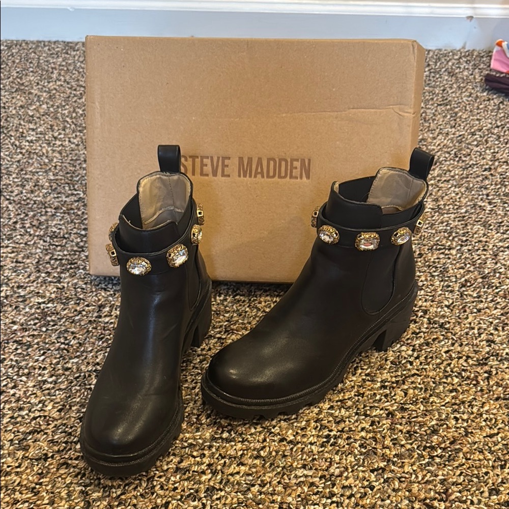Steve Madden Black and Gold Ankle Booties